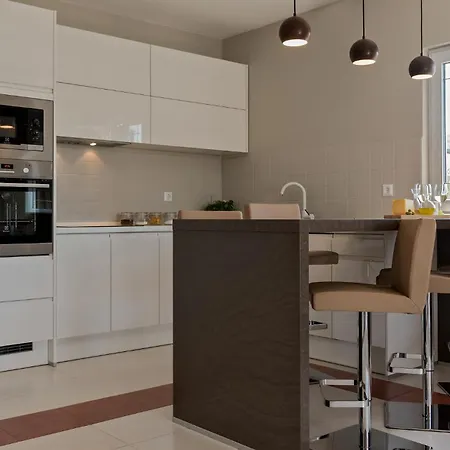 Apartment Roza *